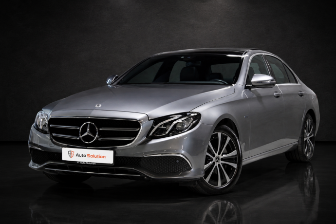 mercedes-benz-e300-e-elektrisitetbensin-2020-big-0