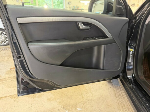 volvo-xc-70-diesel-2010-big-9