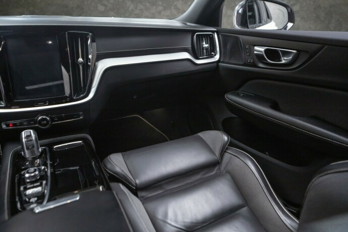 volvo-v60-elektrisitetbensin-2019-big-27