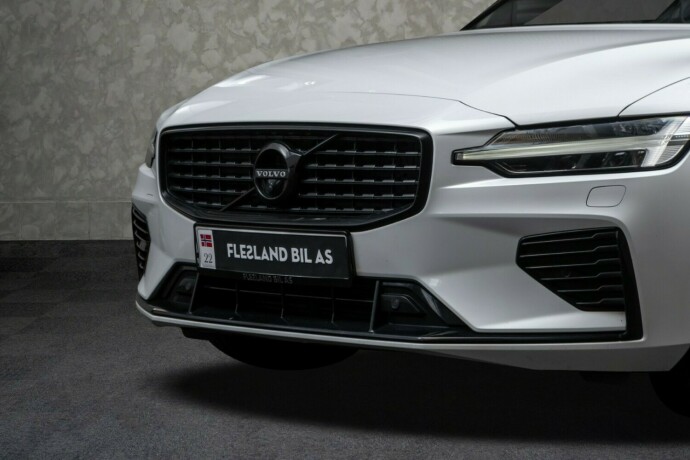 volvo-v60-elektrisitetbensin-2019-big-3