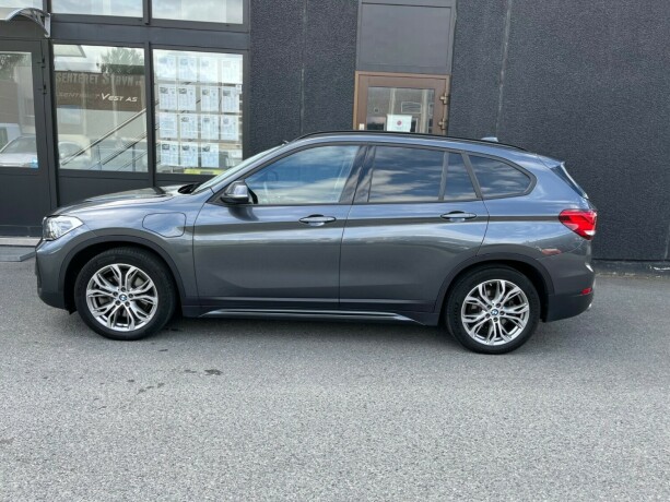 bmw-x1-elektrisitetbensin-2022-big-4