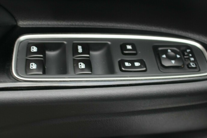 mitsubishi-outlander-elektrisitetbensin-2016-big-11
