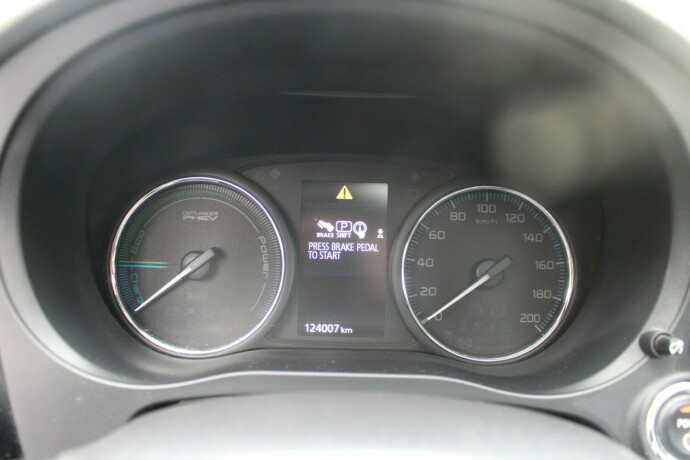 mitsubishi-outlander-elektrisitetbensin-2016-big-15