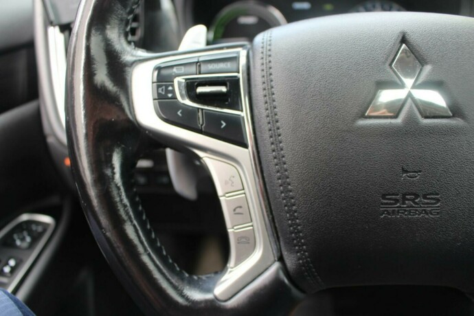 mitsubishi-outlander-elektrisitetbensin-2016-big-16