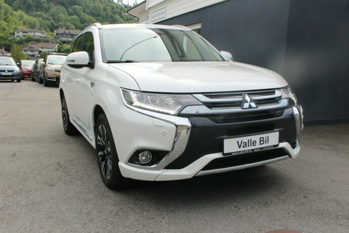 mitsubishi-outlander-elektrisitetbensin-2016-big-0