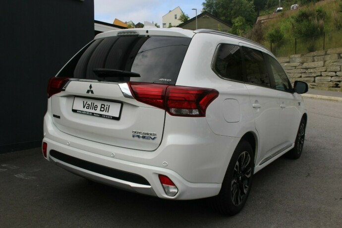 mitsubishi-outlander-elektrisitetbensin-2016-big-4
