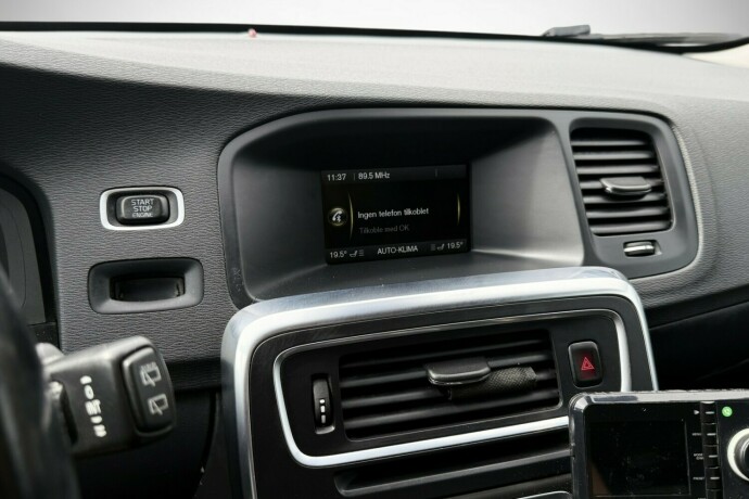 volvo-v60-diesel-2012-big-21