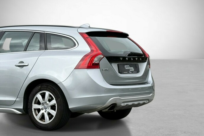 volvo-v60-diesel-2012-big-9
