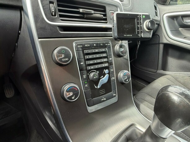 volvo-v60-diesel-2012-big-20
