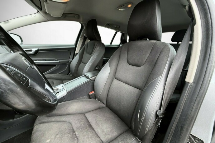 volvo-v60-diesel-2012-big-15