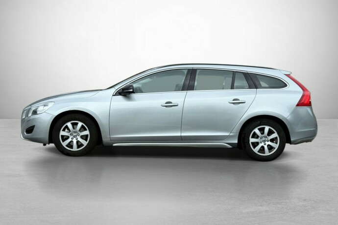 volvo-v60-diesel-2012-big-5