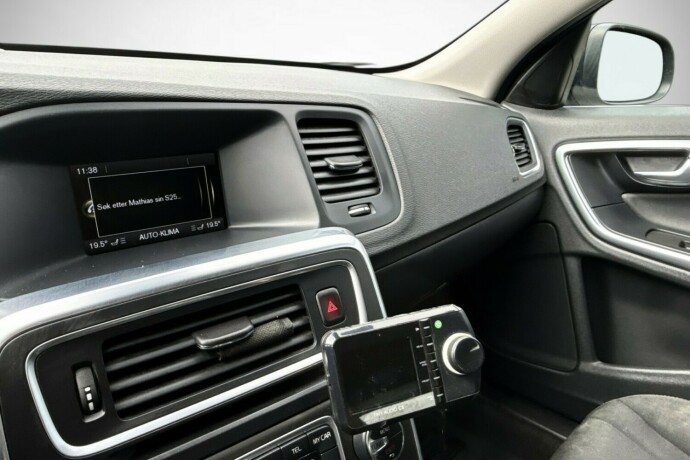 volvo-v60-diesel-2012-big-27