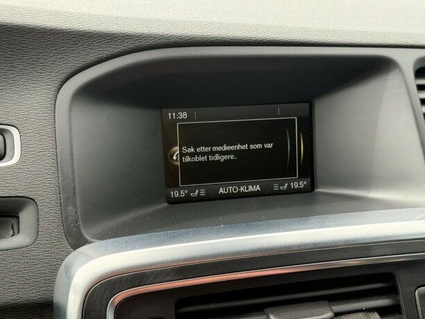 volvo-v60-diesel-2012-big-22