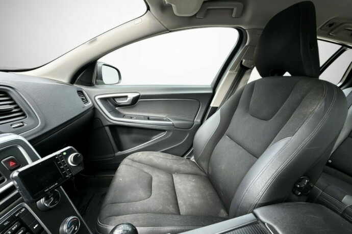 volvo-v60-diesel-2012-big-28