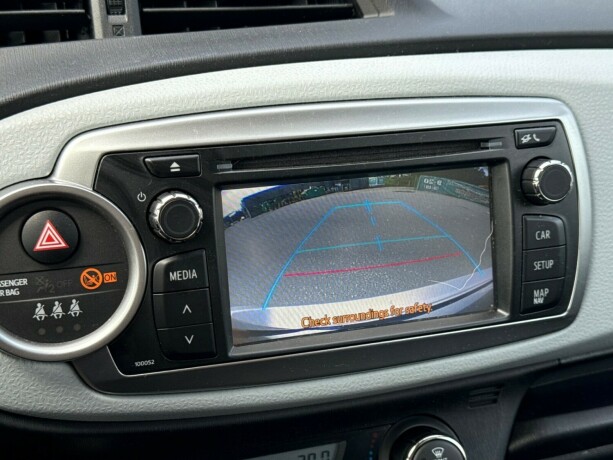 toyota-yaris-bensin-2012-big-25
