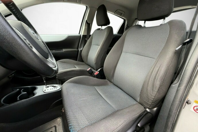 toyota-yaris-bensin-2012-big-14