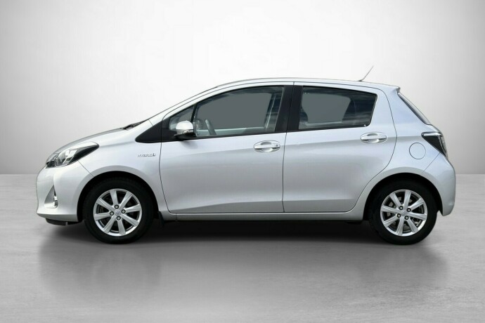 toyota-yaris-bensin-2012-big-5