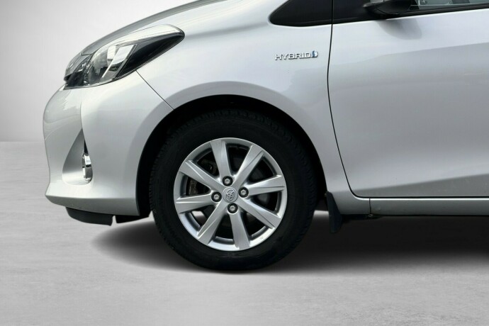 toyota-yaris-bensin-2012-big-7