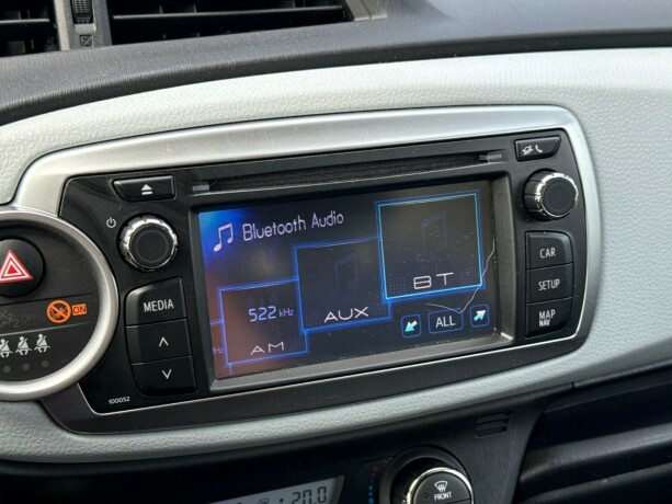 toyota-yaris-bensin-2012-big-26