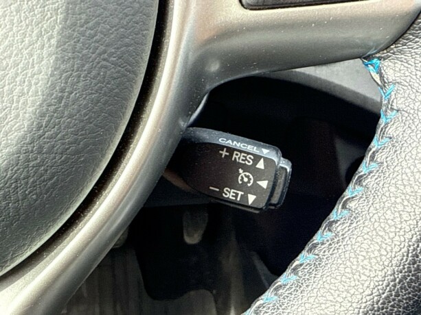 toyota-yaris-bensin-2012-big-36