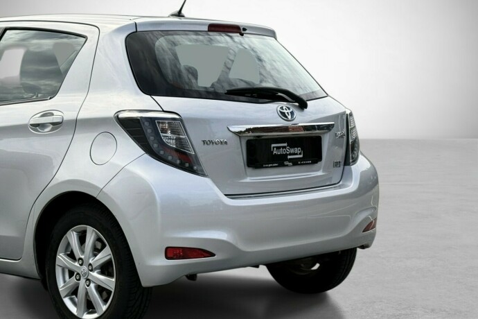 toyota-yaris-bensin-2012-big-9