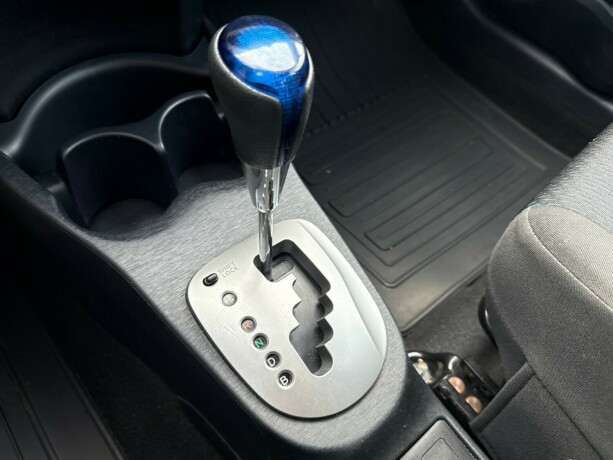 toyota-yaris-bensin-2012-big-20