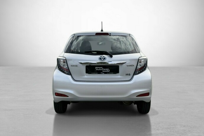 toyota-yaris-bensin-2012-big-10