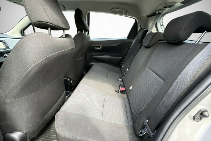 toyota-yaris-bensin-2012-big-30