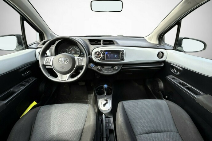 toyota-yaris-bensin-2012-big-31