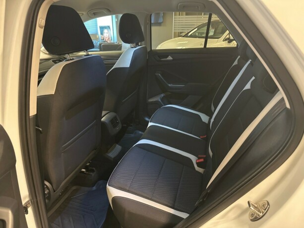 volkswagen-t-roc-bensin-2019-big-15