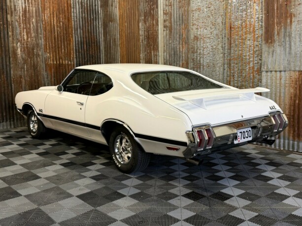 oldsmobile-442-bensin-1970-big-11