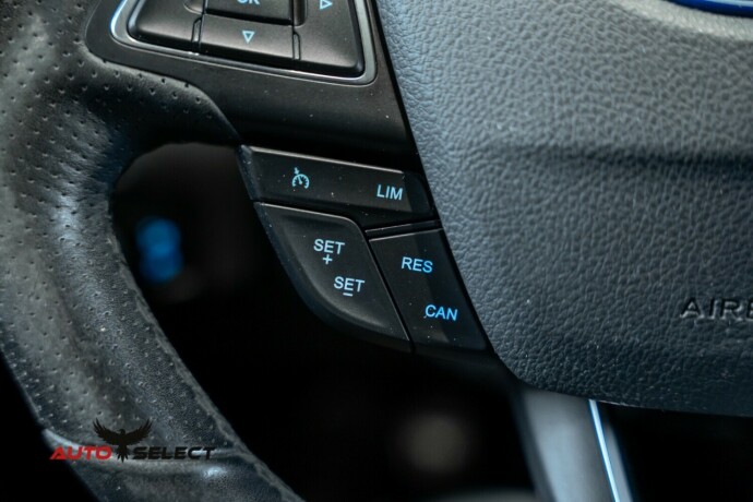 ford-focus-bensin-2017-big-26