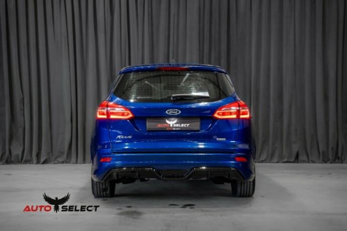 ford-focus-bensin-2017-big-8