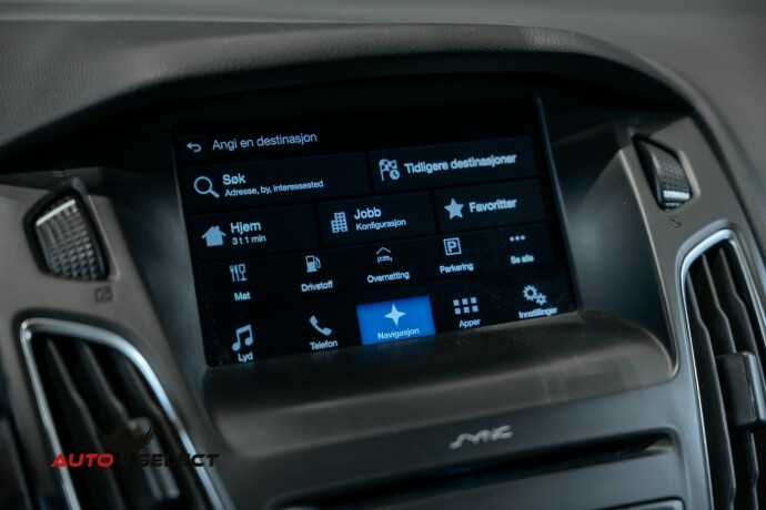 ford-focus-bensin-2017-big-36