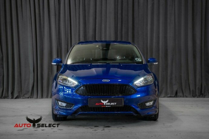 ford-focus-bensin-2017-big-4