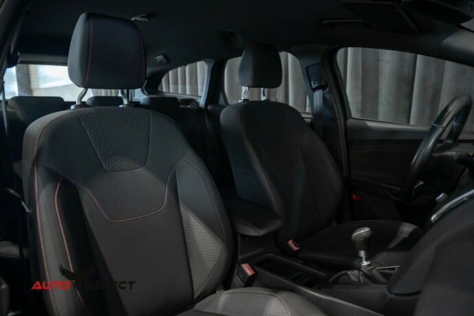 ford-focus-bensin-2017-big-18
