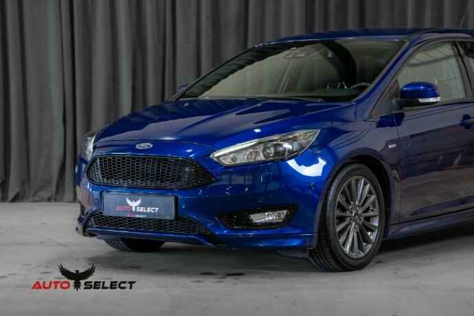 ford-focus-bensin-2017-big-6