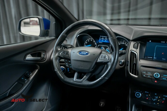 ford-focus-bensin-2017-big-23