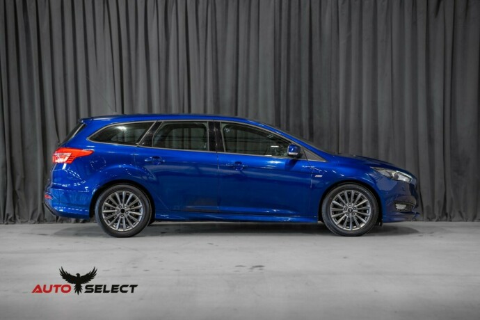 ford-focus-bensin-2017-big-11