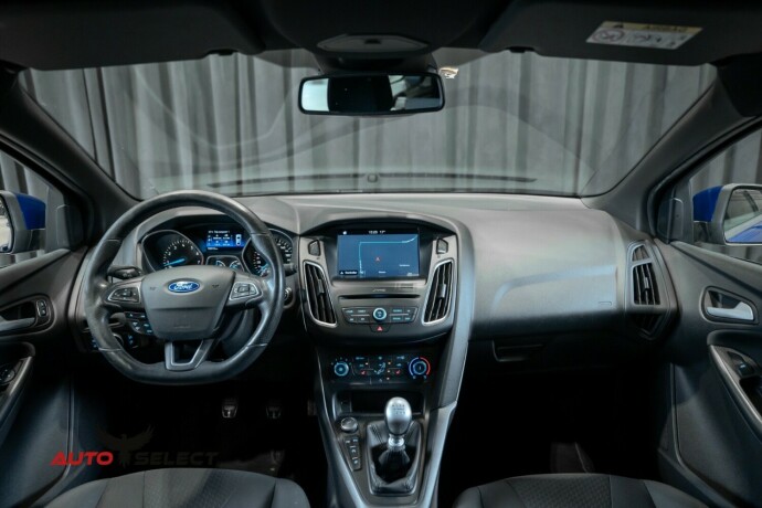ford-focus-bensin-2017-big-22