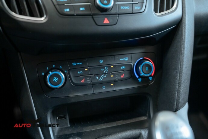 ford-focus-bensin-2017-big-31