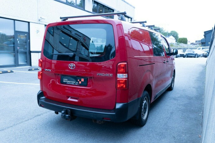 toyota-proace-diesel-2017-big-2