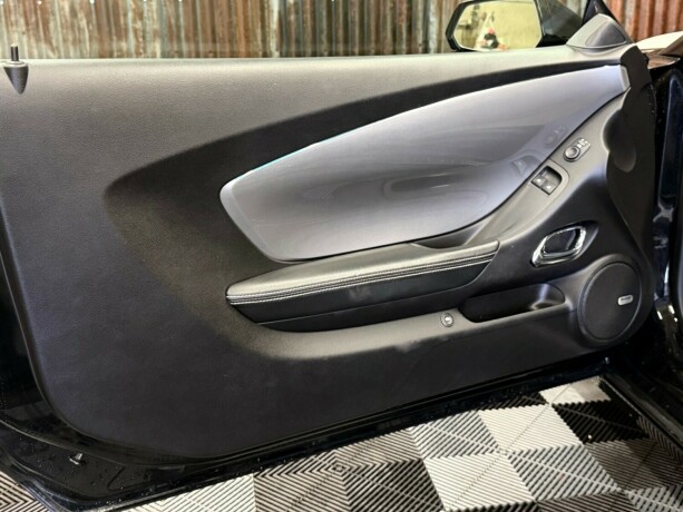 chevrolet-camaro-bensin-2011-big-22