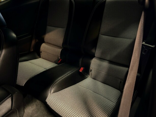 chevrolet-camaro-bensin-2011-big-35