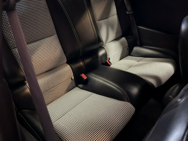 chevrolet-camaro-bensin-2011-big-33