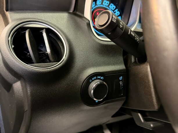 chevrolet-camaro-bensin-2011-big-25