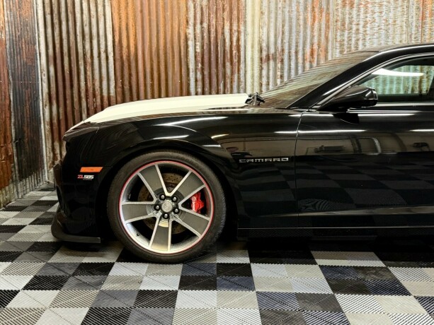 chevrolet-camaro-bensin-2011-big-14