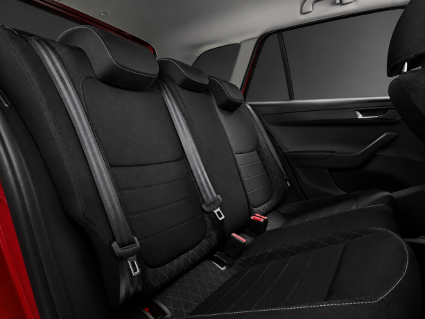 skoda-fabia-bensin-2015-big-4