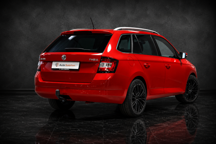skoda-fabia-bensin-2015-big-1