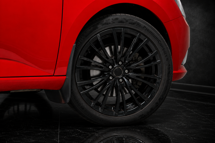 skoda-fabia-bensin-2015-big-13